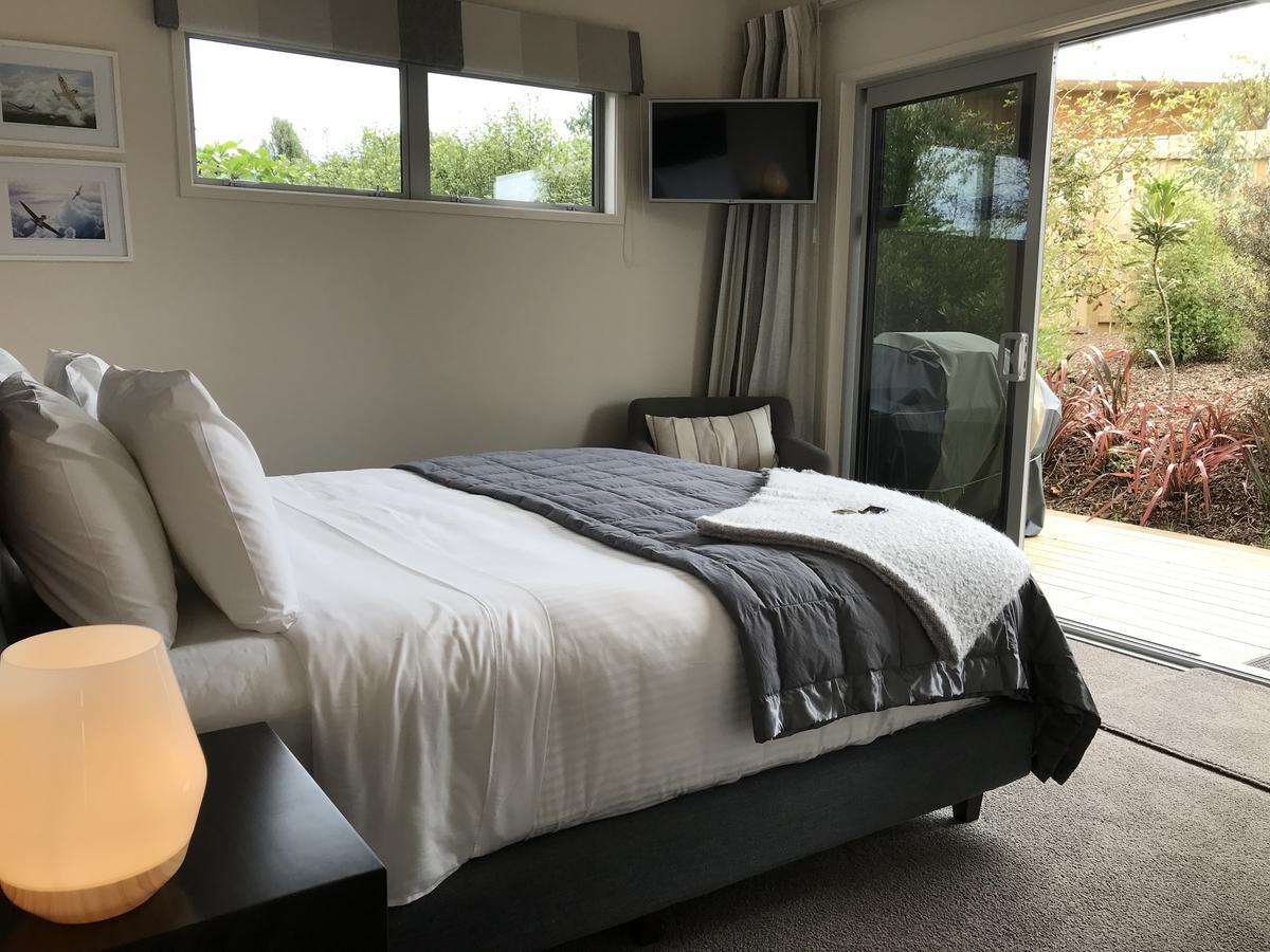 Aviator Villa Ню Плимут Екстериор снимка